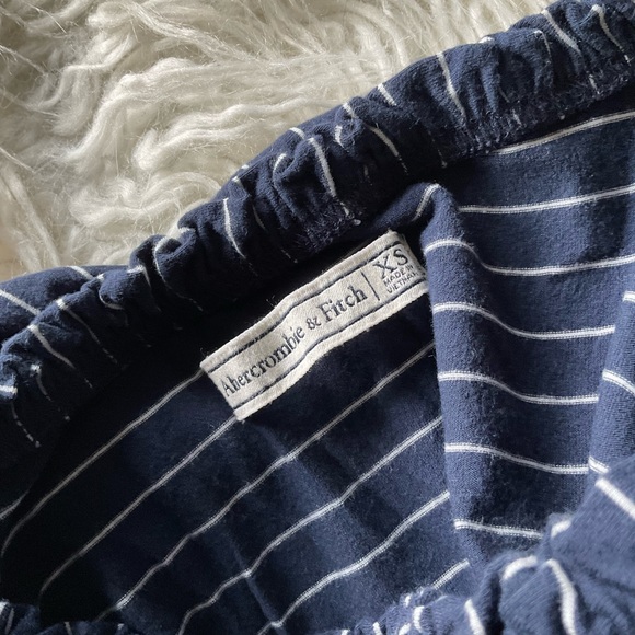 Abercrombie & Fitch Ruffle Off-The-Shoulder Dress - Picture 5 of 9